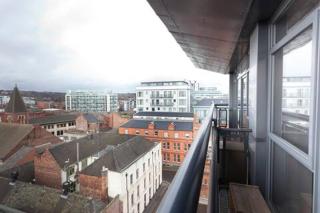 City Centre Apartment with Balcony by Motorpoint Arena and Victoria Centre Shopping Centre in Thurland Street - Outdoor Parking for Cars or Vans at five pounds a day - Nottingham - 4