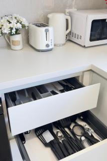 B3 Near Airport - Cozy Home, Walk to Shops & Eats - Perth - 9