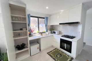 B3 Near Airport - Cozy Home, Walk to Shops & Eats - Perth - 6