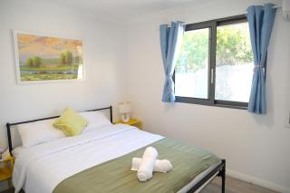 B3 Near Airport - Cozy Home, Walk to Shops & Eats - Perth - 4
