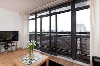 City Centre Apartment with Balcony by Motorpoint Arena and Victoria Centre Shopping Centre in Thurland Street - Outdoor Parking for Cars or Vans at five pounds a day - Nottingham - 6