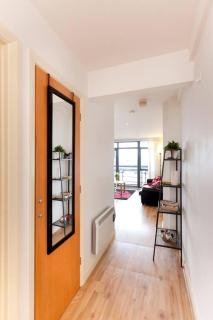 City Centre Apartment with Balcony by Motorpoint Arena and Victoria Centre Shopping Centre in Thurland Street - Outdoor Parking for Cars or Vans at five pounds a day - Nottingham - 3