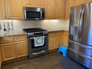 Cozy 3-Bedroom house with central AC and heating - Fremont - 9