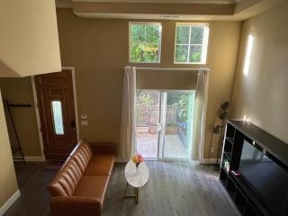 Cozy 3-Bedroom house with central AC and heating - Fremont - 0