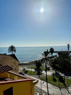 Sea View Studio with Balcony, Near Italy & Monaco - Mentone - 7