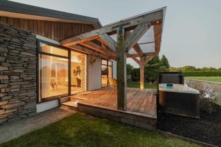 Hamptons Retreat - 1BR with Hot Tub and Fireplace - Prebbleton - 2
