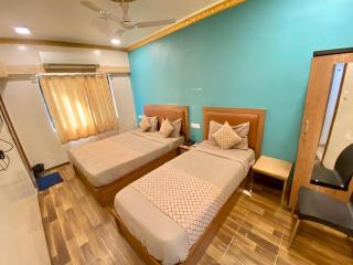 Hotel ABC Satellite Prahlad Nagar - Ahmedabad - 3