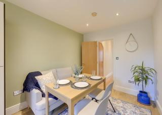 Stylish 2-Bed Near Station-WiFi - Forest Hill - 9