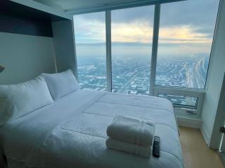 Skyline Penthouse & Condo - Downtown Montreal - Pool Spa Parking - 1