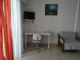 Mikis' 1 Bedroom near the Beach and City Center - Larnaca - 8