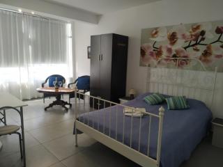 Studio Apartment Near the Beach - 7