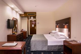 Ramada Jerusalem Hotel - 8