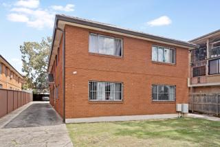 Cozy 2-Bedroom Retreat with Parking in Cabramatta - Cabramatta - 1