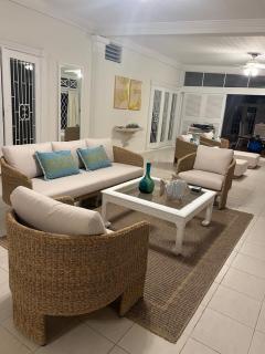 Exclusive 4 beds in Sandy Lane - Saint James - 3