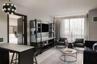 AC Hotel by Marriott Portsmouth Downtown/Waterfront - 2