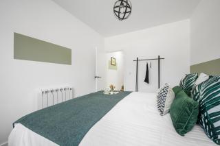 Ideal Lodgings In Urmston - 4