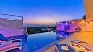 2 Bedroom Villa in Uzumlu - Private pool,Garden and Jacuzzi - Kalkan - 6