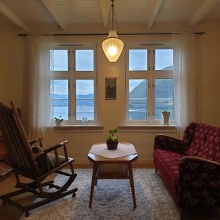 Irenegarden - Fjord view holiday home - 2