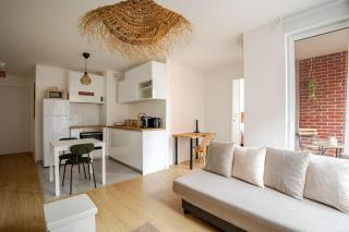 2 room apartment near PARIS and Metro line 4 - 8