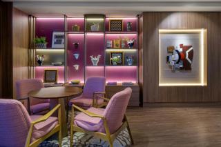 Querencia de Sevilla, Autograph Collection - 1