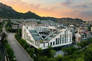 Flow and Co. Qingdao, Autograph Collection - 1