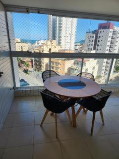 Maravilhoso apto de 111m com vista para o mar - 3 dormitórios - ótima localização na Enseada - 9