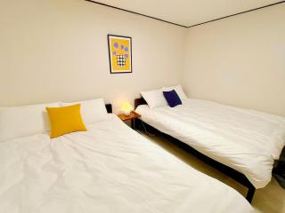 OMO Stay Hongdae, Mangwon market, Hapjung 10 min, Han River Park 15min, Itaewon 20min - 9