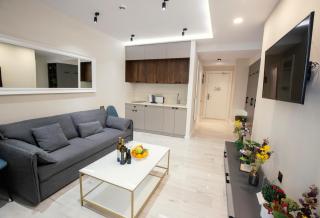 GQ Luxe Apartments In Alliance Palace - Batumi - 5