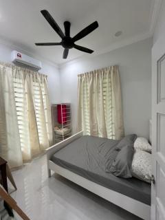 Sha's Homestay Kota Bharu - 4