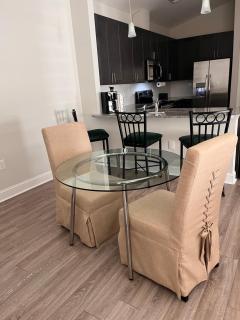 Quiet and Luxury Apartment - 10 minutes from ECU - 6
