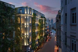 Adahan DeCamondo Pera, Autograph Collection - Istambul - 2