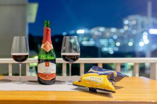 LUXX Suites McKinley with fast WIFI in BGC - 2