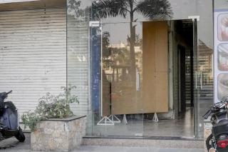 Hotel DH - Vadodara - 1