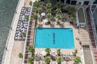 Vogue DAMAC Maison Prive - Stunning 17th Floor Balcony & Pool with Canal Views Prime Business Bay Location, Near Downtown & Burj Khalifa - 9