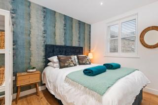Azure - Spectacular Sea and Harbour Views - Tenby - 6