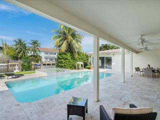 luxury house by the water - 0