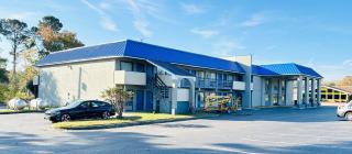 Rodeway Inn & Suites Plymouth Hwy 64 - Plymouth - 5