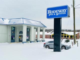 Rodeway Inn & Suites Plymouth Hwy 64 - Plymouth - 4