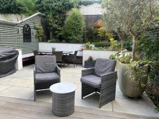 London South West heart, close so many public transports - 1