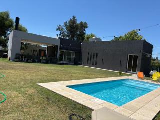 Moderna casa con pileta en barrio privado - San Nicolás de los Arroyos - 7