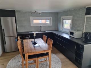 Villa Lakeside - - 4