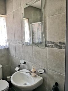 DosM Self Catering Apartment - Edenvale - 4