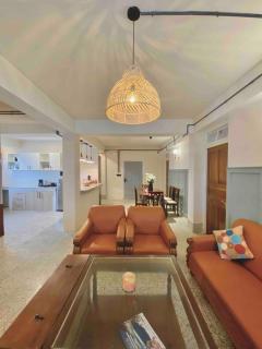 Bob's Bnb - A Contemporary 3 Bedroom Apartment - 8