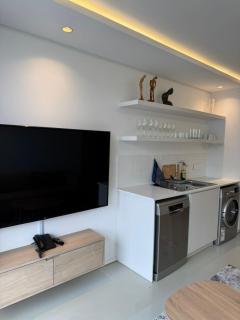 Modern 2-bed in the Iron Works - Cape Town - 6