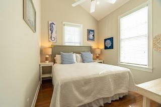 The Lighthouse Penthouse Suite - Key West - 3