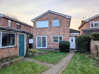 Spacious 4 Bedroom House - Balderton - 8