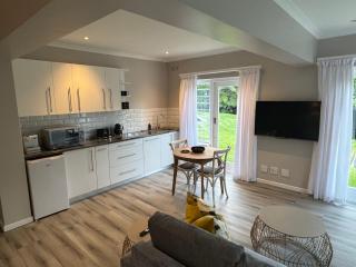 Grace Suite - charming 1 bed suite with Solar - 8
