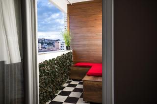 Sunny Retro Central Apartment - Pristina - 8