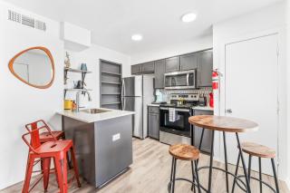 Prime East Downtown 1BR Cozy Suites Next to Bars and Restaurants - Austin - 3