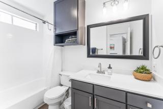 Prime East Downtown 1BR Cozy Suites Next to Bars and Restaurants - Austin - 2